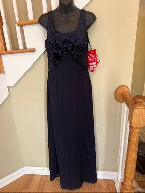 Sleeveless Navy Maxi Dress with Embroidered Bodice
